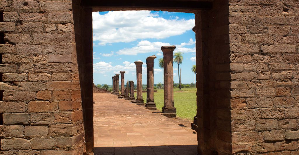 what are the tourist attractions in paraguay